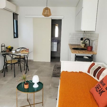 Charmant Studio Moderne Avec Exterieur "Dormir En Provence" 方特维雷 外观 照片