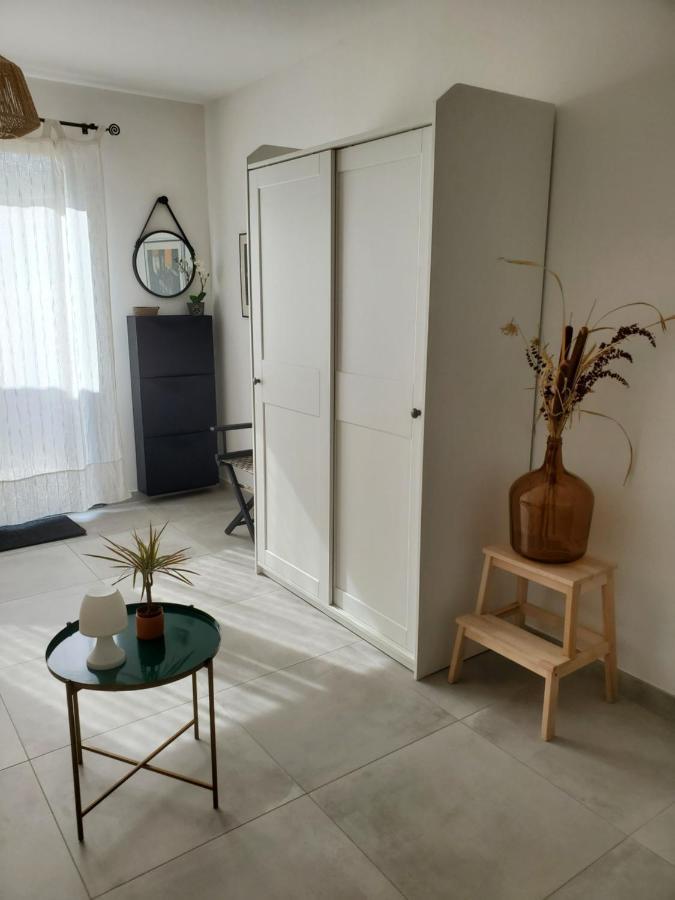 Charmant Studio Moderne Avec Exterieur "Dormir En Provence" 方特维雷 外观 照片